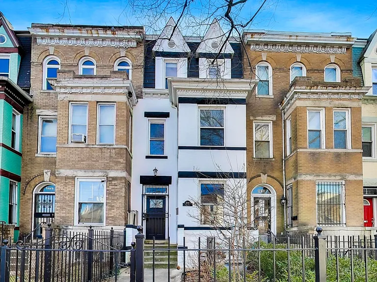 1008 Park Rd NW — Photo 1