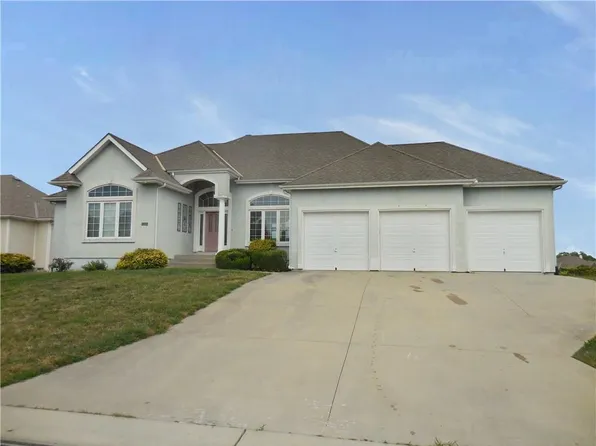 804 SW Lake Pines Dr, Lees Summit, MO 64082