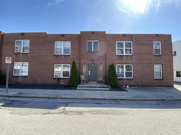300 W Walnut St APT 4, Hanover, PA 17331