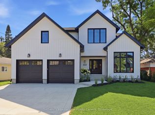 222 Oak St, Collingwood, ON L9Y2Y1
