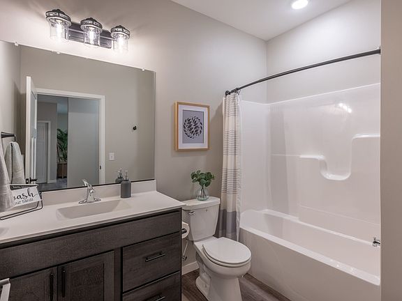 5th image of 387 Chippewa Mall Dr #210