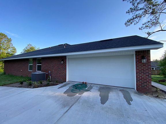 3rd image of 540 NW Oakmont Way