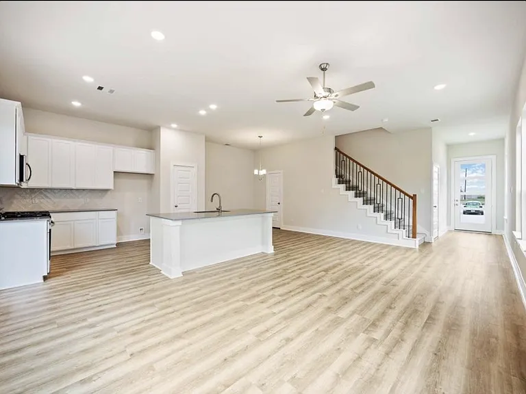 3014 La Rambla Dr — Photo 3