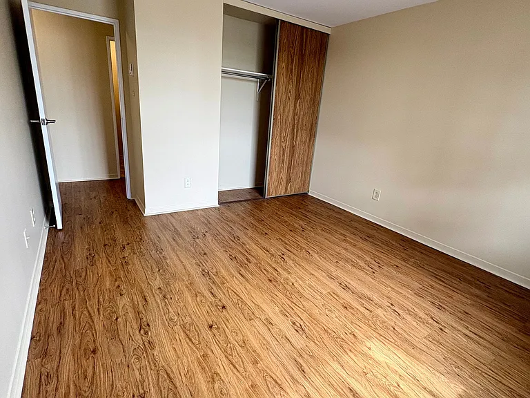 645 Glengarry Blvd — Photo 1