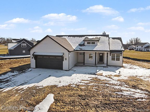 2nd image of 2878 Clivedon Rd