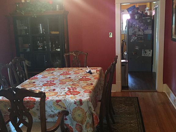 2nd image of 930 Nutwood St