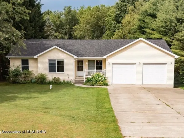 7310 W Victoria Dr, Laingsburg, MI 48848
