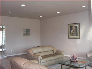 3rd image of 3221 Catalina Ave