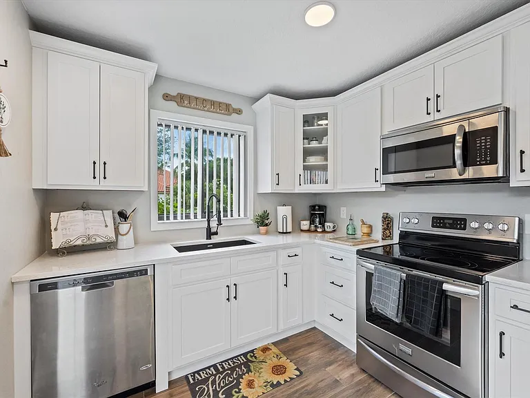 13745 Yarmouth Dr — Photo 12