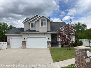283 E Eaglebrook Dr, Sandy, UT 84070