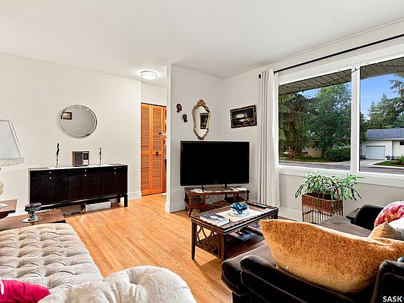 5th image of 1706 Ewart Avenue