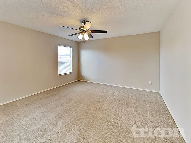 1688 Wildrose Dr — Photo 12