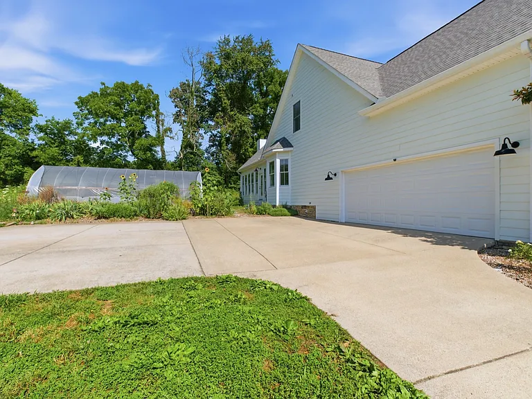 6735 Arno Allisona Rd — Photo 44
