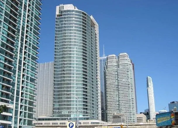 18 Yonge St #1207