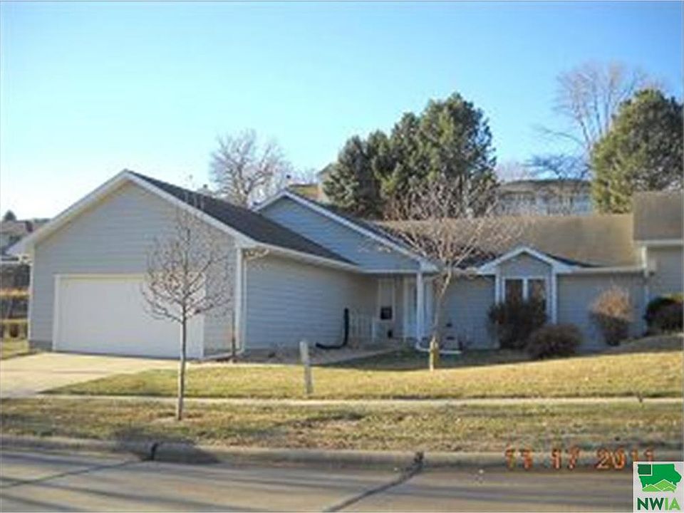 1st image of 2440 Pueblo Dr