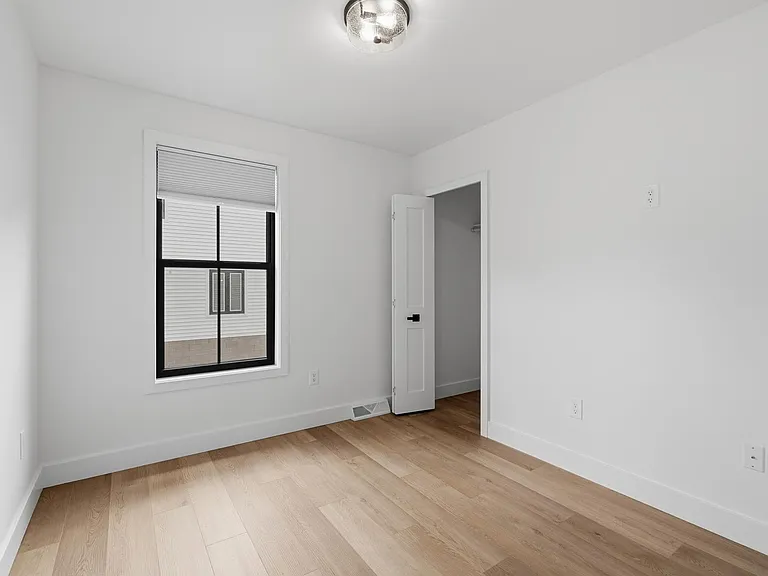 521 Harmony Rd — Photo 23