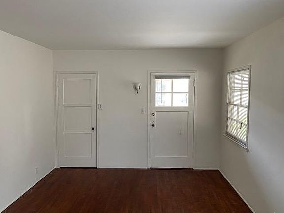 3rd image of 803 S Marengo Ave APT C