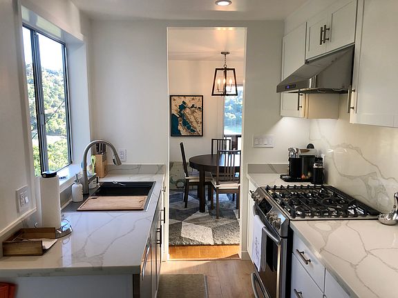 5th image of 313 Lakeview Way #A