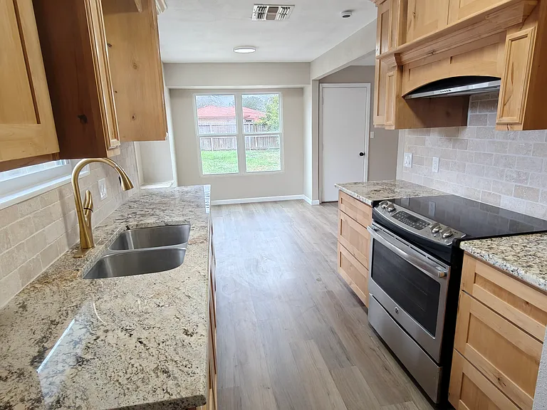 2817 Sage Brush Dr — Photo 4