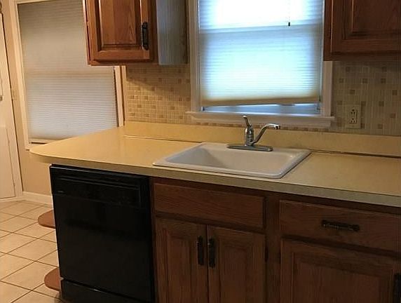 3rd image of 3008 Walbrook Ave