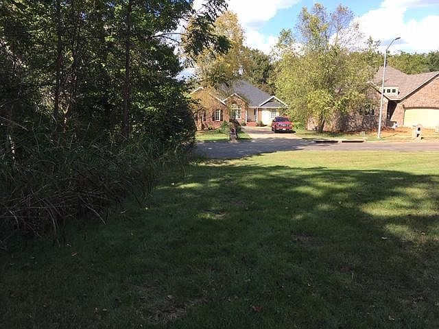 2nd image of 3956 W Maplewood St