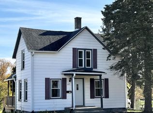 627 S Center St, Beaver Dam, WI 53916