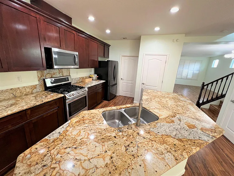 871 Trehowell Dr — Photo 4