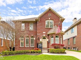 307 Taylor Ave, Rochester, MI 48307