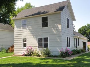 1502 Ithaca Ave, Spirit Lake, IA 51360