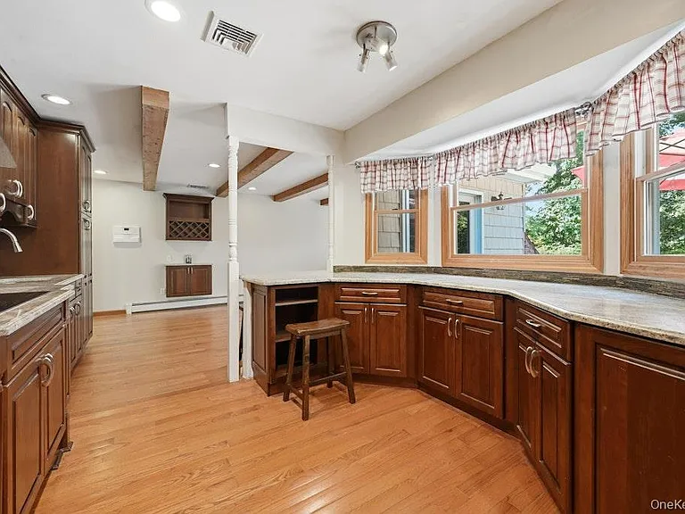 20 Williamsburg Dr — Photo 13
