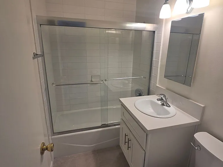 815GL — Photo 8