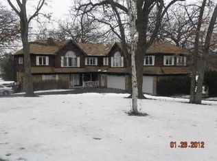 24376 W Lake Fairfield Ln, Mundelein, IL 60060