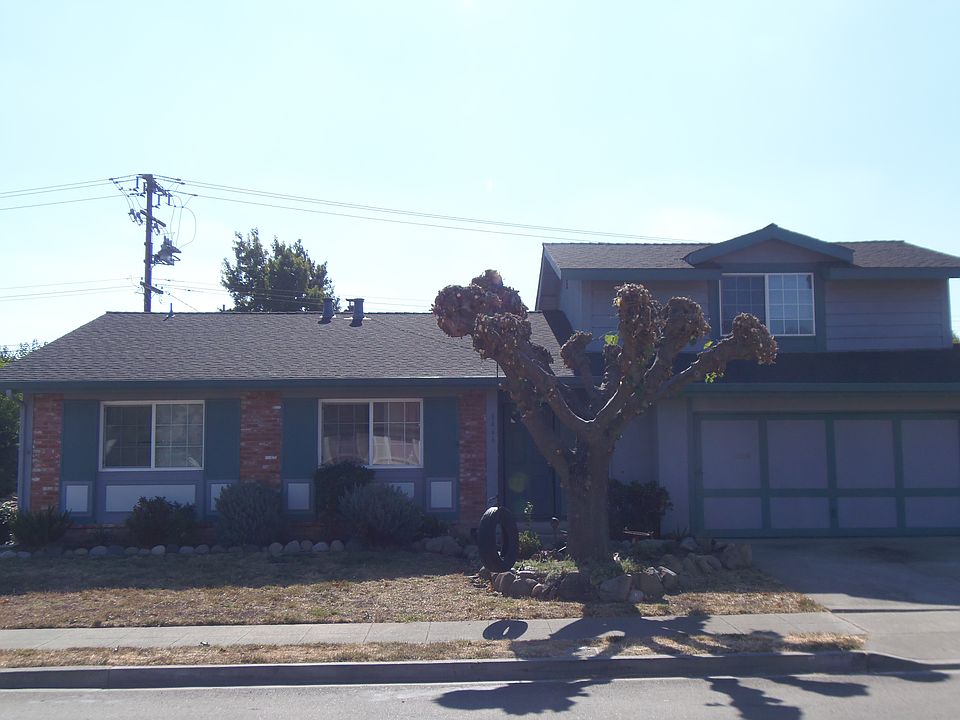 1st image of 8466 Wicklow Ln