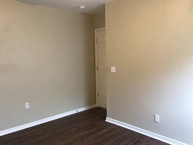 30719 Tremont Dr — Photo 19