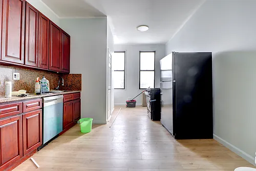 2020 Greene Ave #2R Photo 1