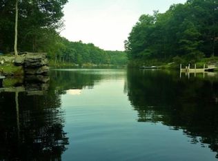 476 Log Tavern Rd, Milford, PA 18337