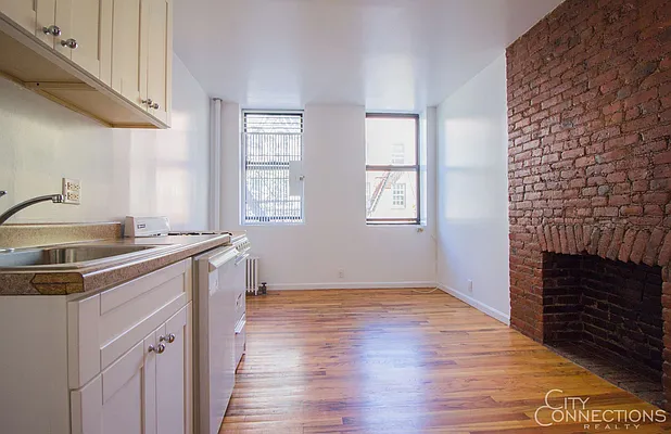 Rented by City Connections Realty | media 10