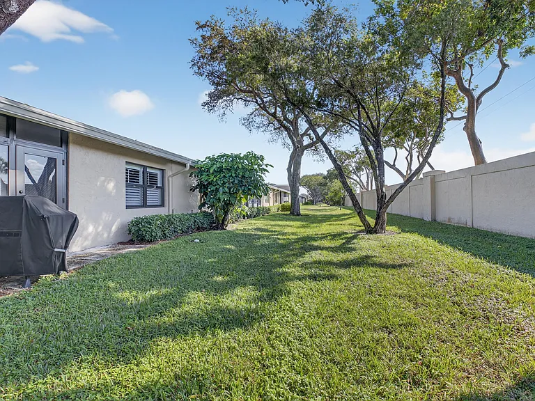 8256 Summerbreeze Ln — Photo 34