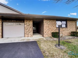 1701 Manor Hill Rd, Findlay, OH 45840