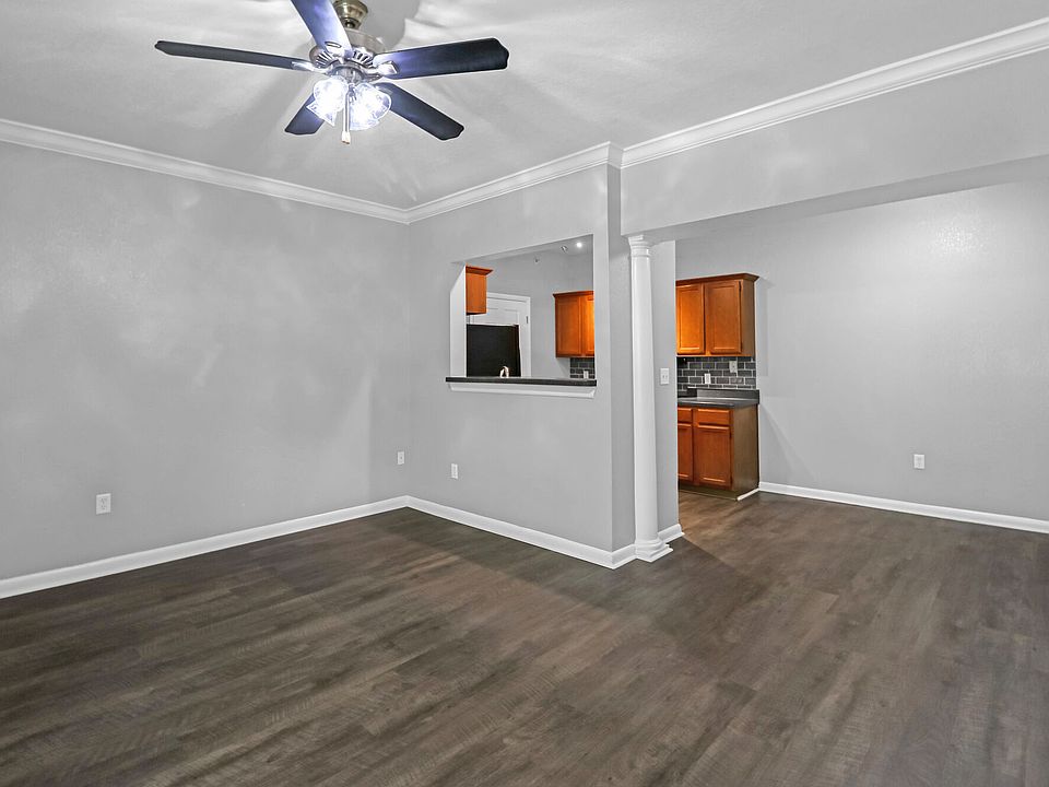 Living Room and Kitchen Highland Pointe of West Little Rock