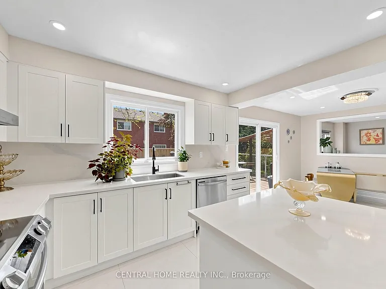 48 Ballard Cres — Photo 14