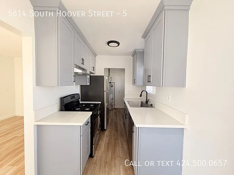 5614 S Hoover St #5 — Photo 5