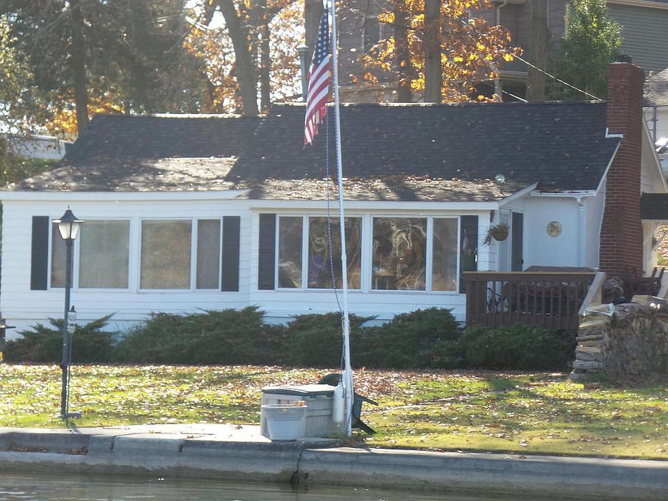 1st image of 70943 Claire Dr