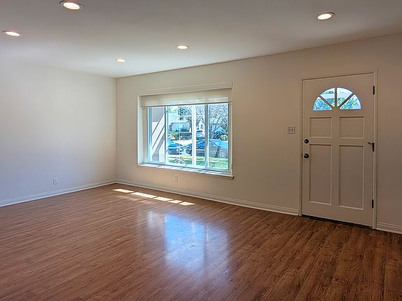 Entry / Living Room