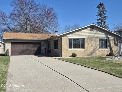 652 N Frost Dr, Saginaw, MI, 48638