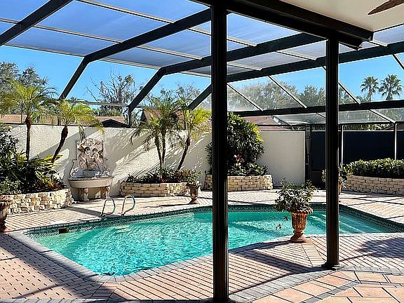 3rd image of 5019 Paloma Dr