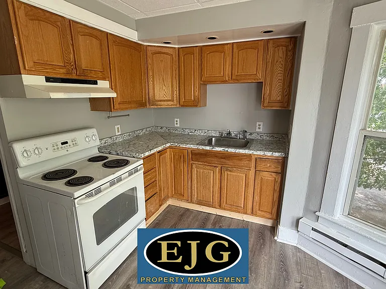 106 Vine St #2 — Photo 1