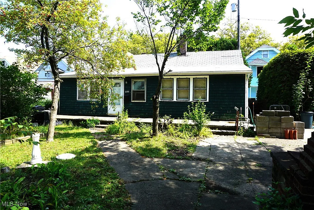 1195 E 175th St photo 1