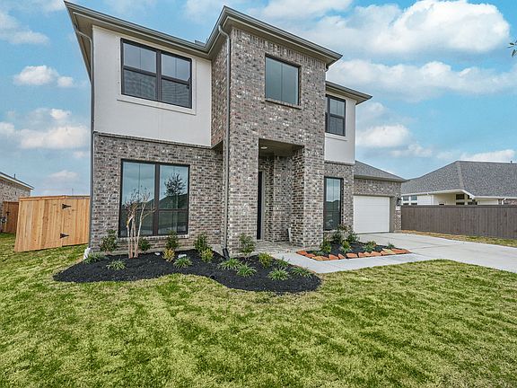 2nd image of 2716 Windy Oaks Dr