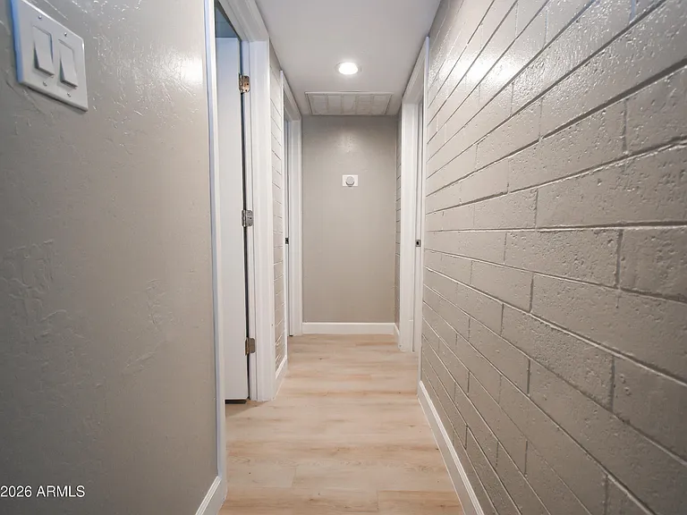 1012 E Henry St — Photo 10